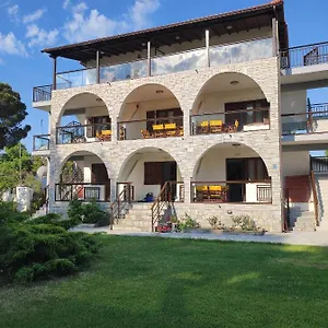  Apartment Aegialis